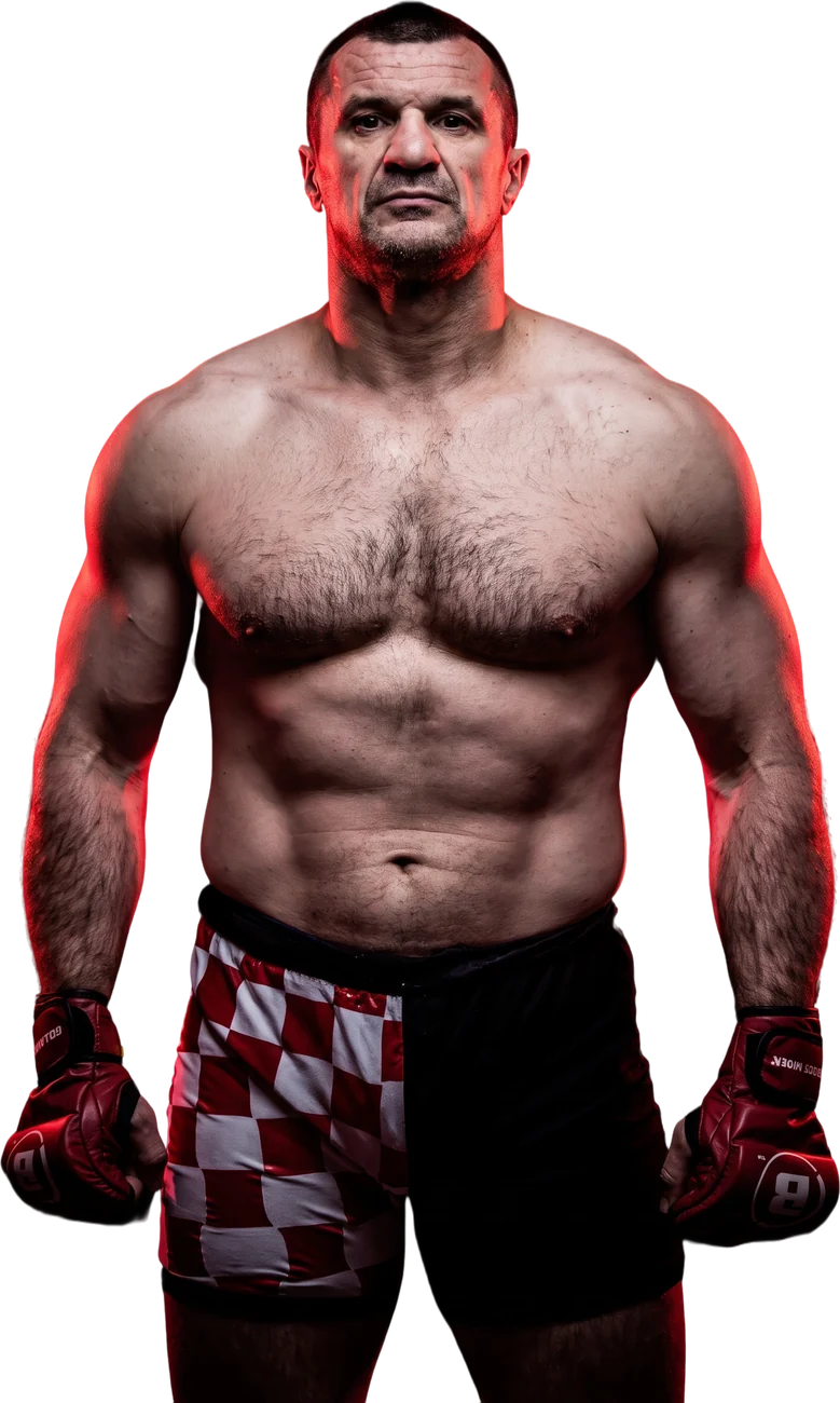 Mirko Cro Cop Filipović u šahovnici, s rukavicama, gleda ravno u kameru